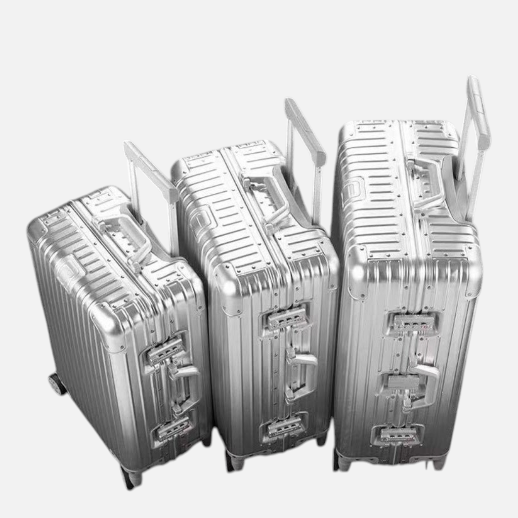 Set de trois valises MoovNext AURA en aluminium argenté avec structure renforcée et serrures TSA